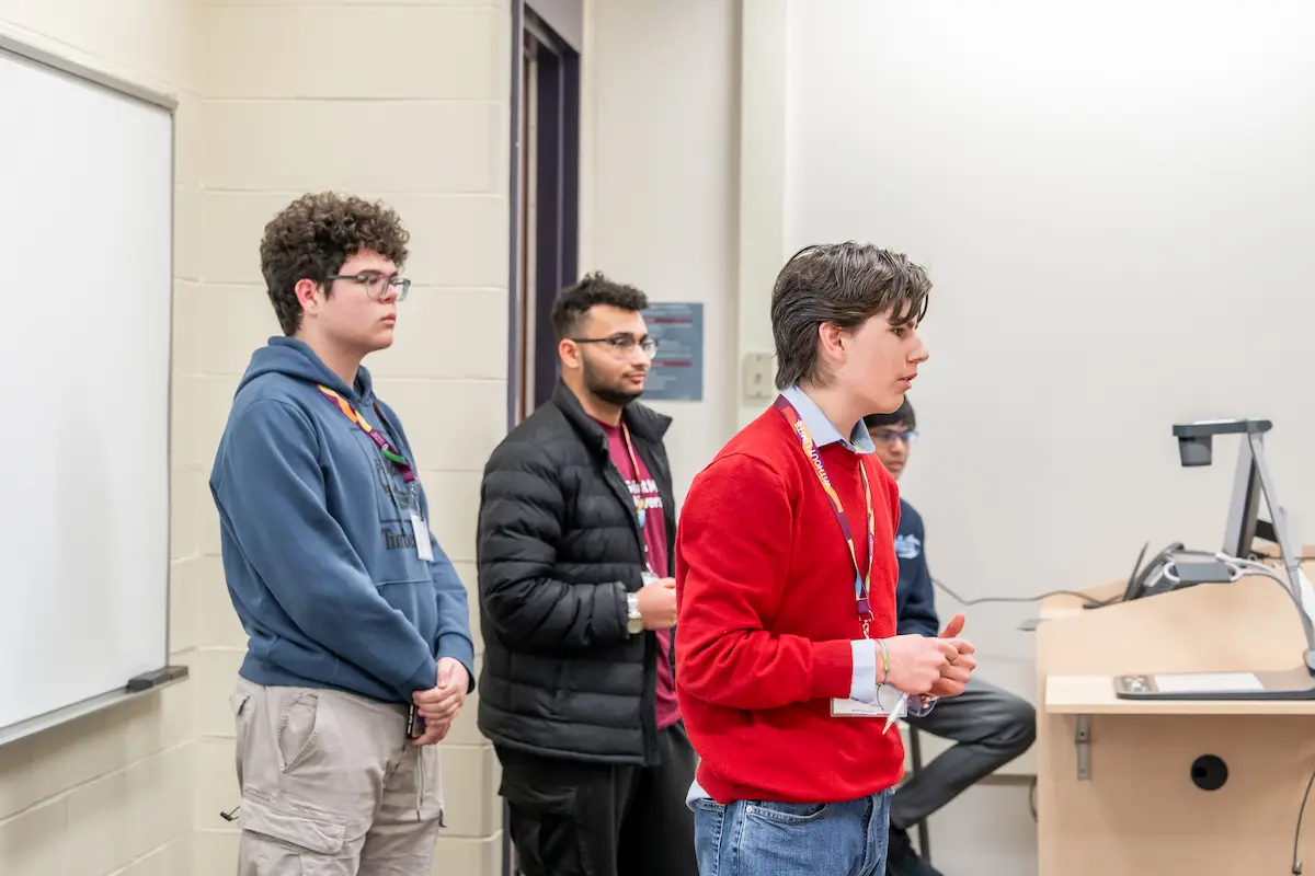 Team Presenting Qualifying Pitch